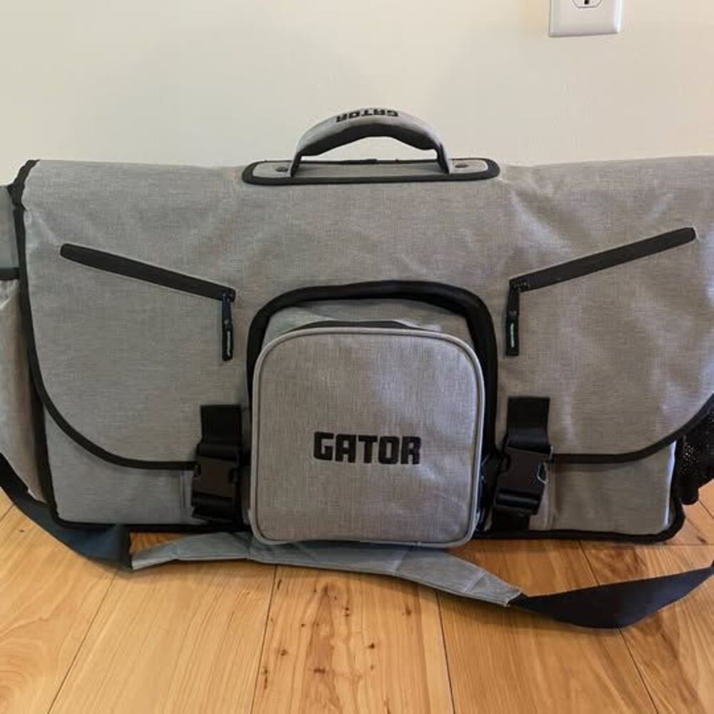 Gator G-CLUB Limited Edition Messenger Bag for 25-Inch DJ Controller
